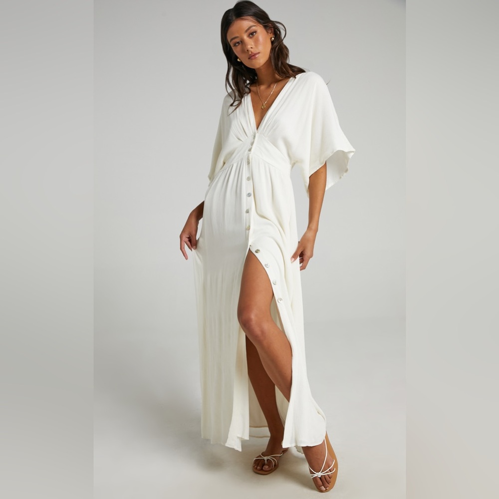 Brand New - NEVER worn Showpo Sitting Pretty Dress